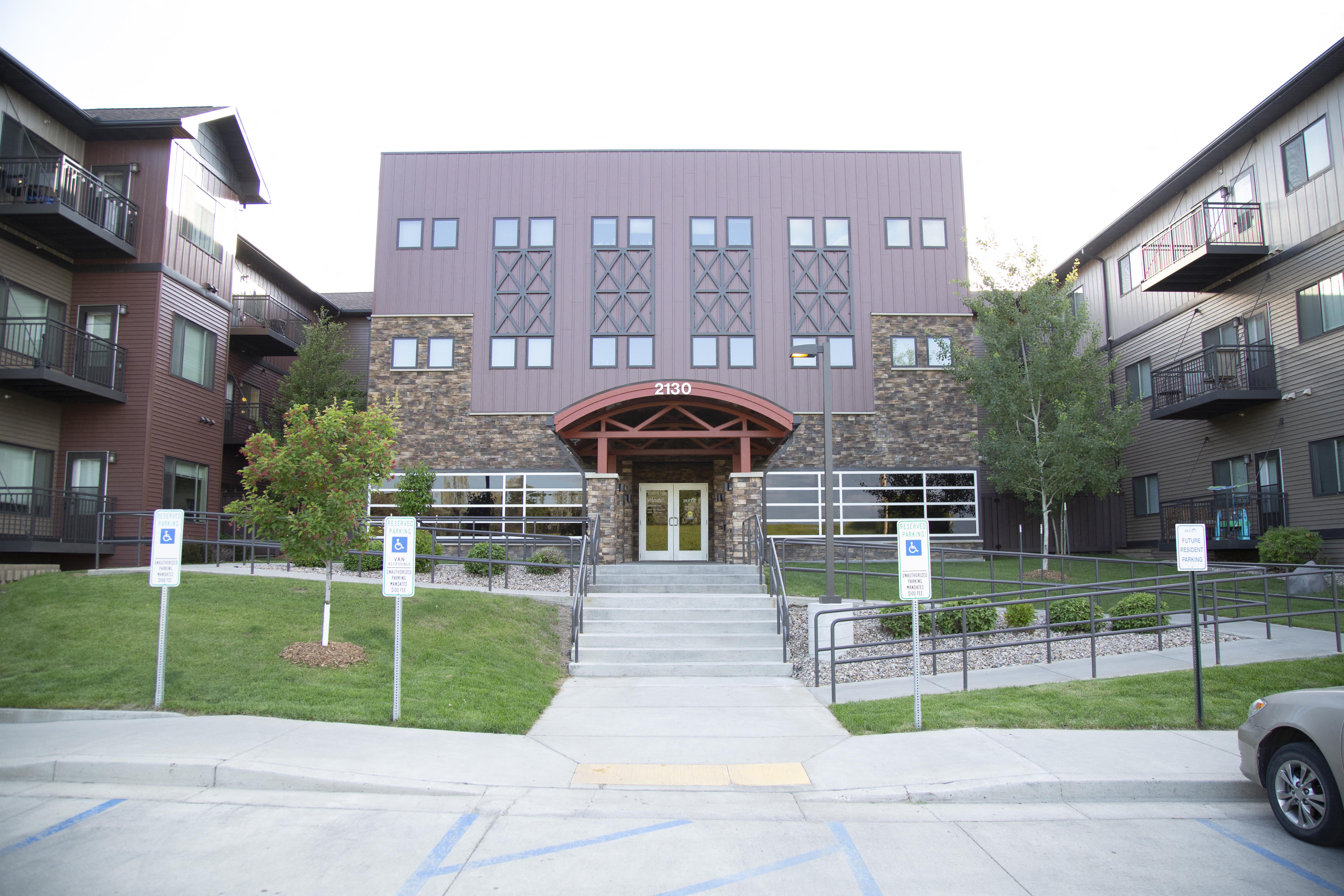 Exterior River Ridge Building Entrance and Handicap Parking
